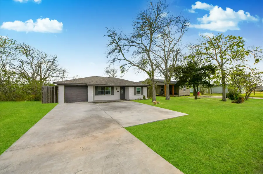 212 S Avenue D, Freeport, TX 77541 - #3