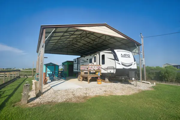 1502 County Road 299, Sargent, TX 77414