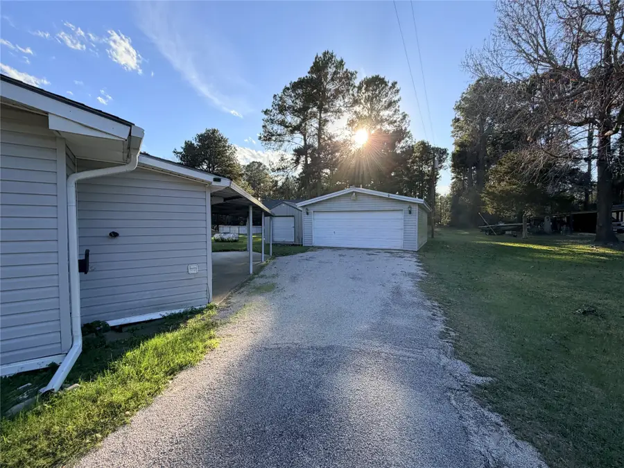 295 Lazy Hollow Lane, Livingston, TX 77351 - Image #3