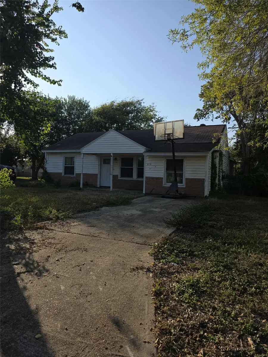 115 Bell Street, Port Lavaca, TX 77979 - Image #2