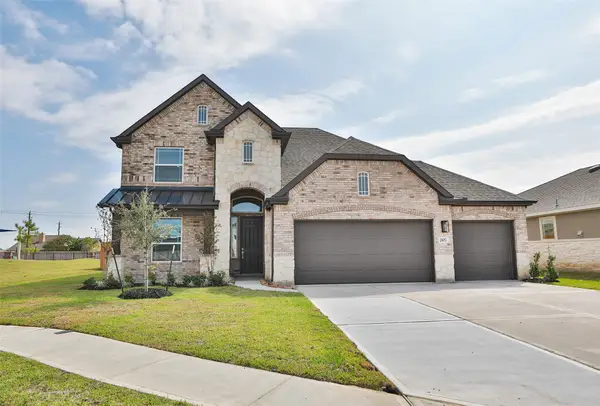 2107 Villa Bella Lane, Friendswood, TX 77546