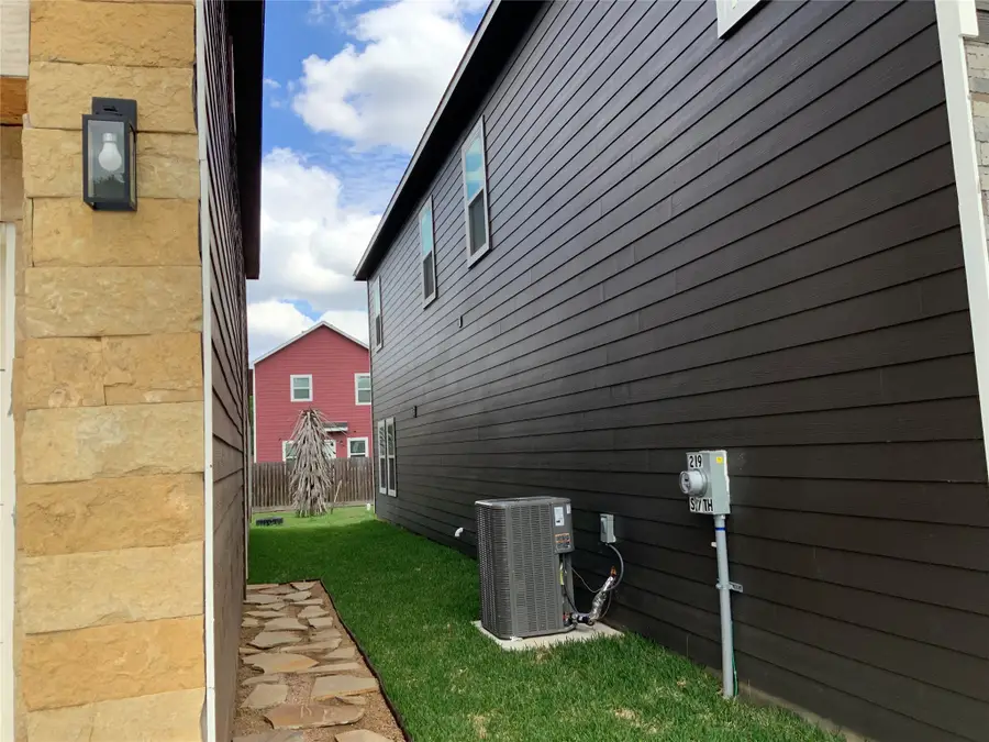 215 S 7 Th Street S, Beasley, TX 77417 - #3