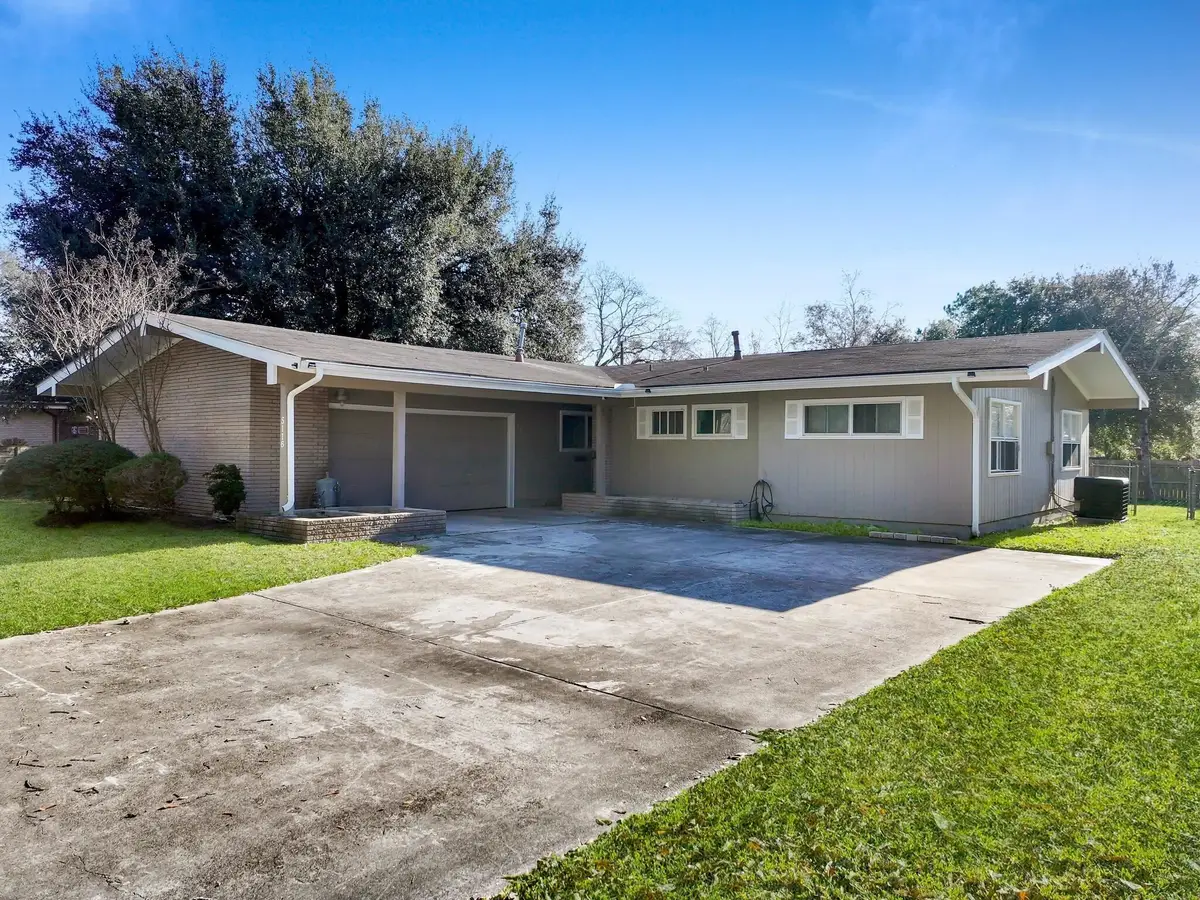 5116 Woodlawn Drive, Groves, TX 77619 - #1