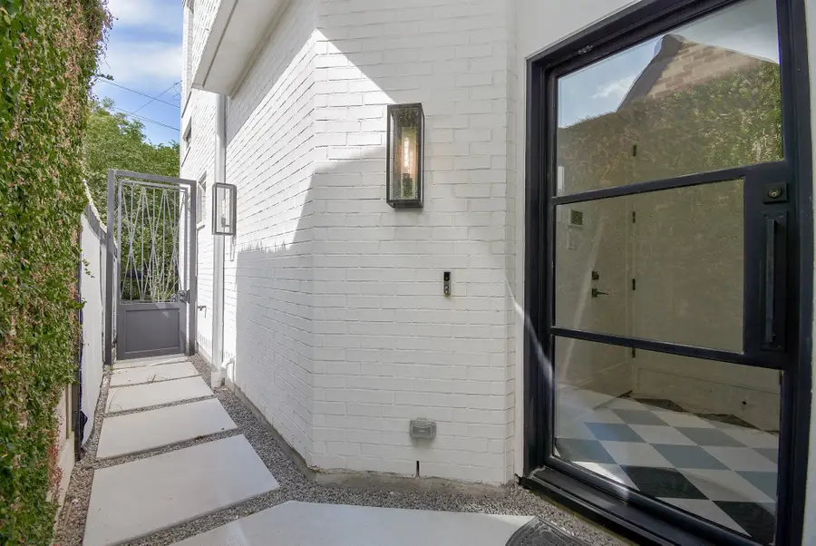 1107 Berthea Street #B, Houston, TX 77006 - #3