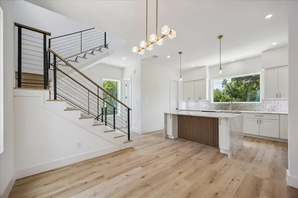 1032 W 17th Street #C, Houston, TX 77008