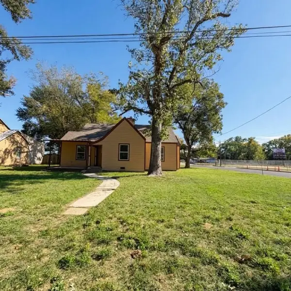 209 Calvert, Hearne, TX 77859