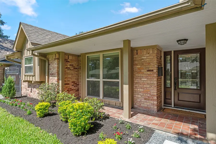 5834 Braesheather Drive, Houston, TX 77096 - #2