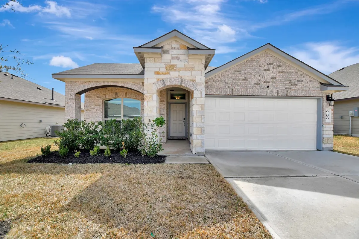 909 Davy Street, Brenham, TX 77833 - #1