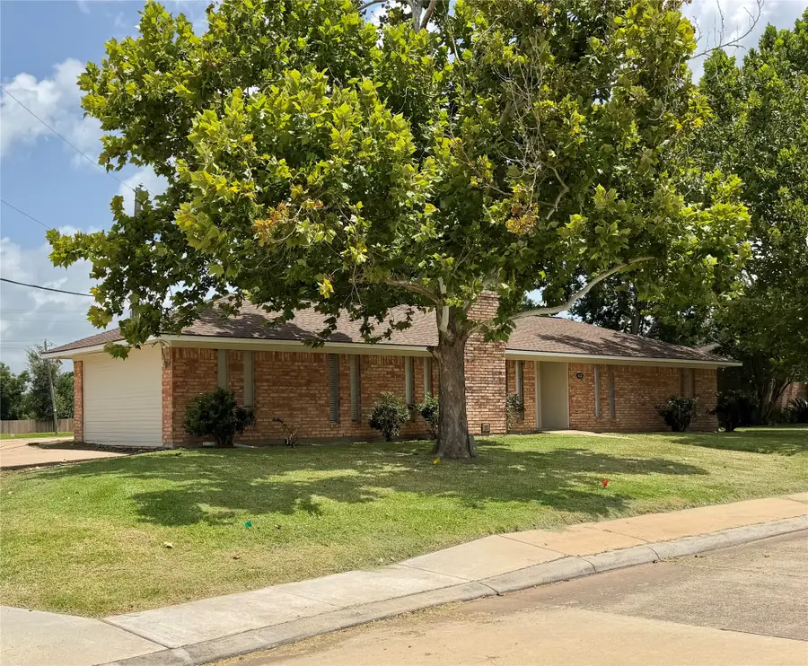 403 Lotus Street, Lake Jackson, TX 77566 - #3