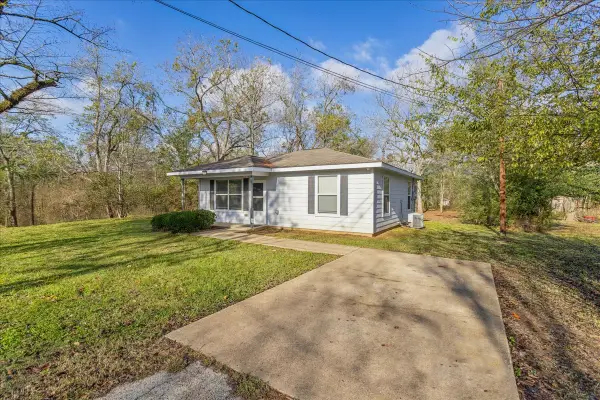 1005 S Dunbar Street, Crockett, TX 75835