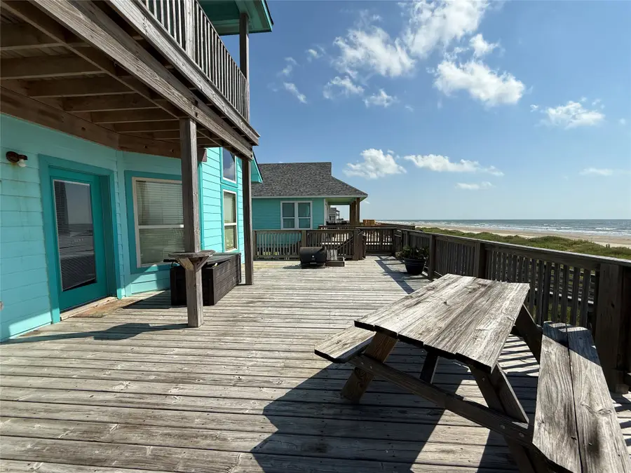 4719 Bluewater Drive, Freeport, TX 77541 - Image #2