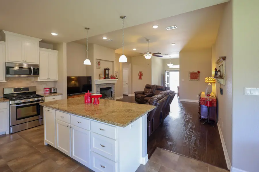 2250 Lake Forrest Drive, West Columbia, TX 77486 - #3