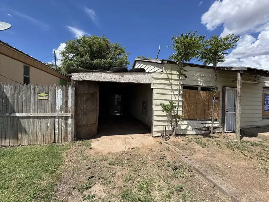 113 Maple Street, Levelland, TX 79336 - Image #2