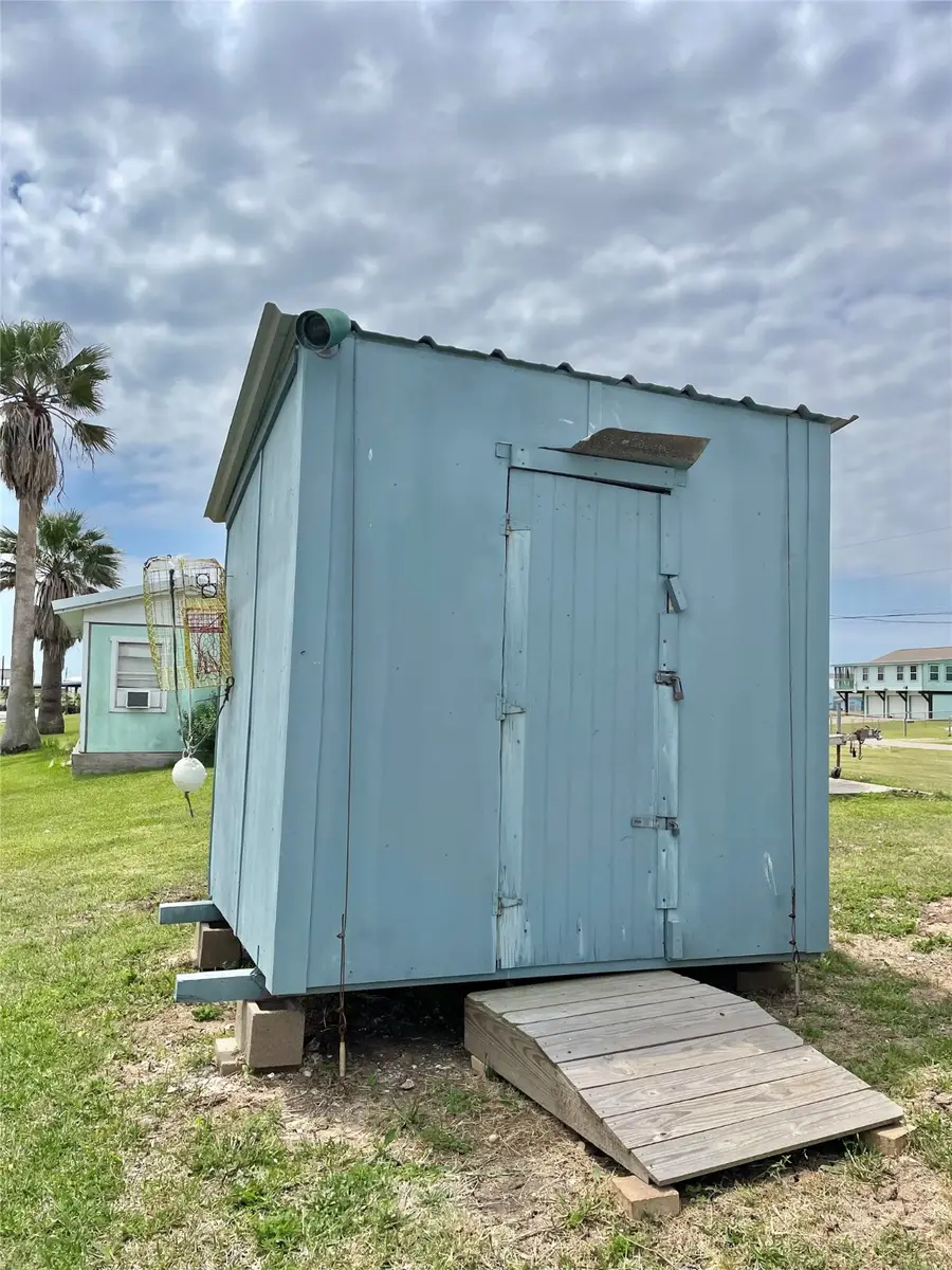 167 County Road 202, Sargent, TX 77414 - Image #3