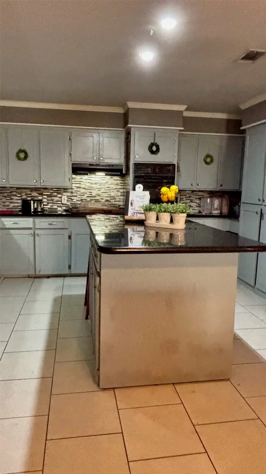 324 Pine S Street, Lake Jackson, TX 77566 - Image #2