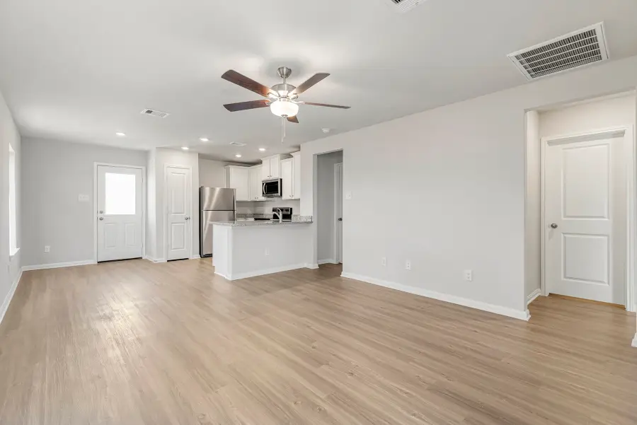 8223 Blooming Meadow Lane, Houston, TX 77016 - Image #2