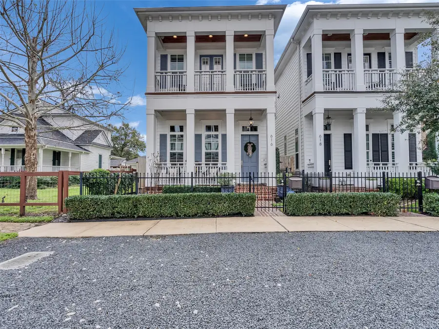 616 W 26th Street, Houston, TX 77008 - #2