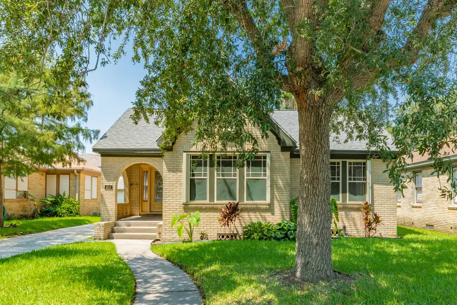 4910 Wharton Drive, Galveston, TX 77551 - Image #2