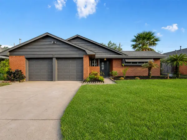 6614 Golf Crest Drive, Galveston, TX 77551