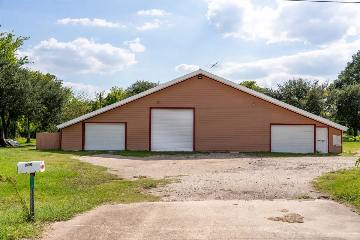 3245 W Highway 6, Alvin, TX 77511 - Image #1