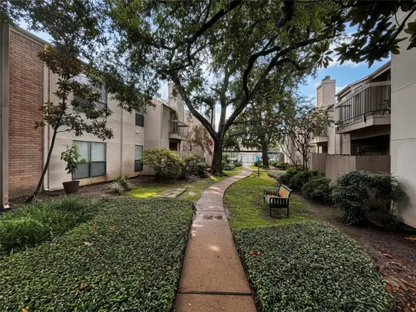 7900 N Stadium Drive #15, Houston, TX 77030
