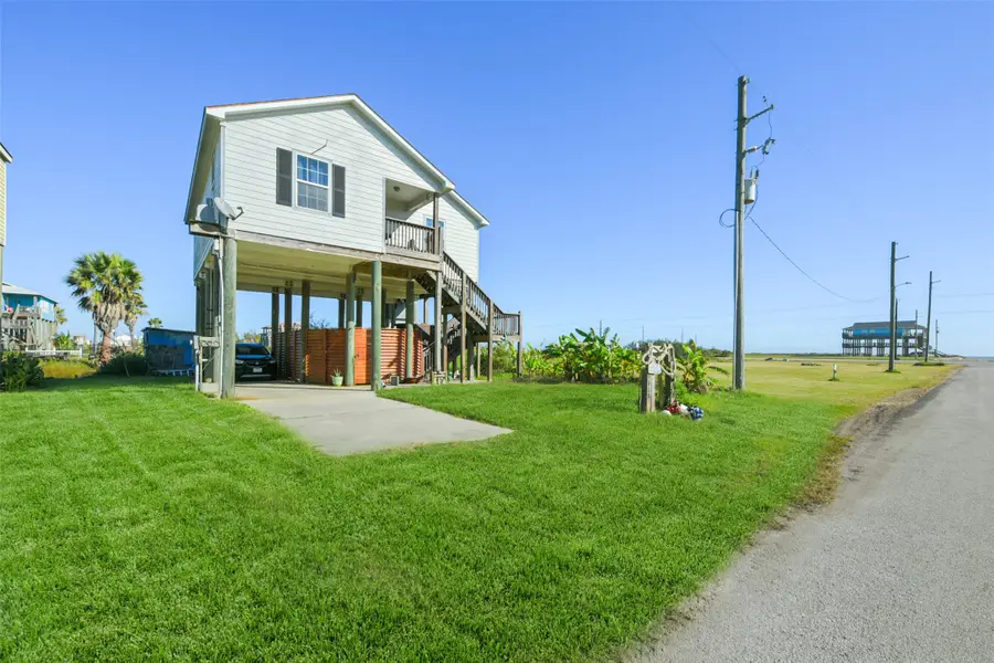 1018 Dolphin Road, Gilchrist, TX 77617 - Image #3