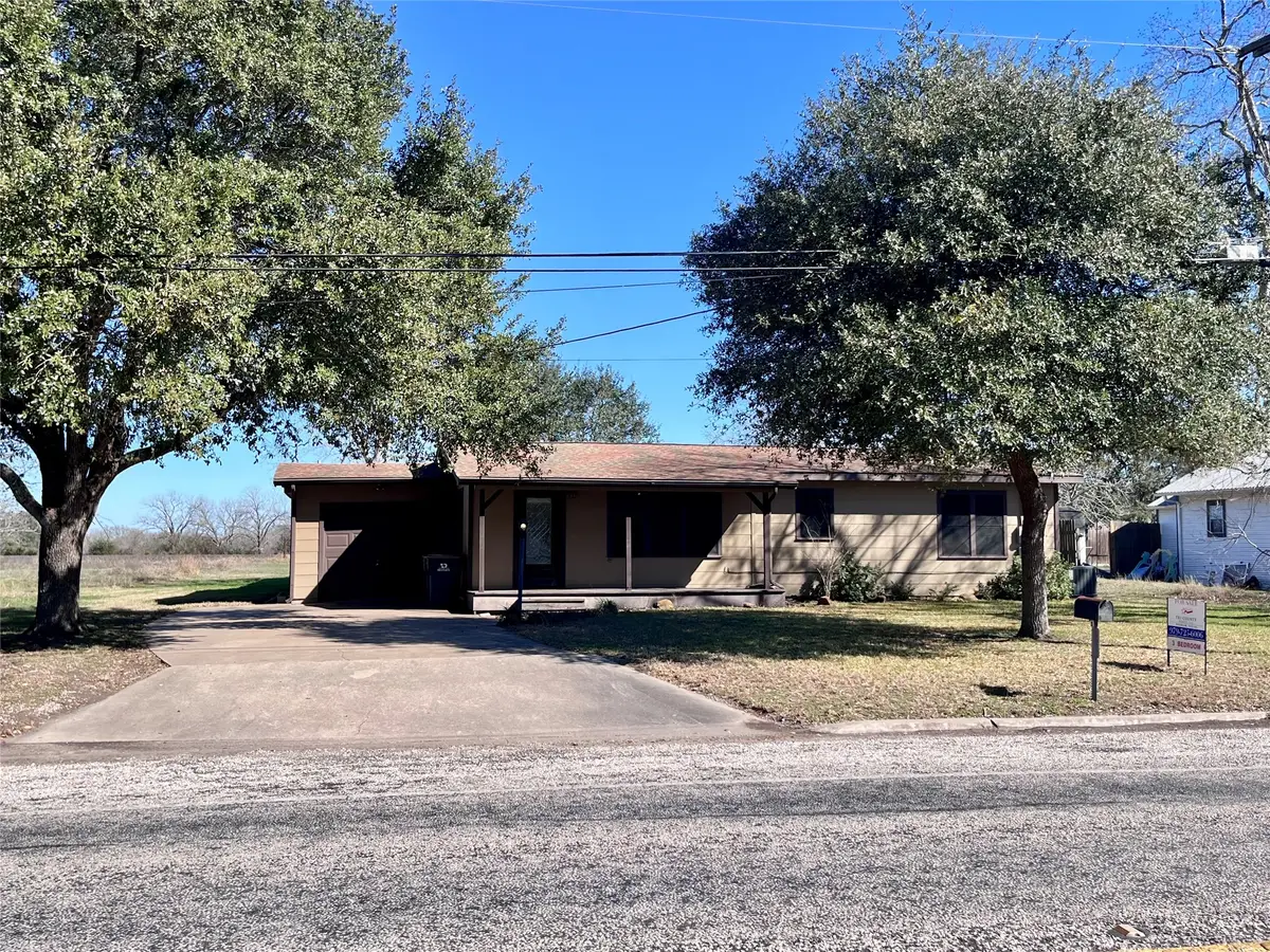 1004 N Center Street, Weimar, TX 78962 - #1