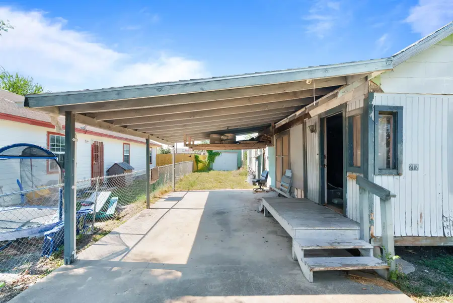 212 E Avenue B, Robstown, TX 78380 - #3