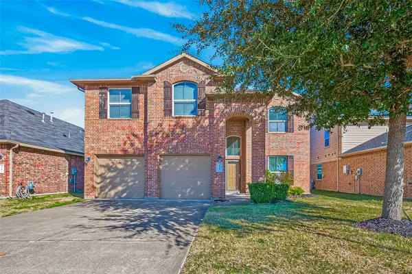 3111 Cambridge Falls Drive, Fresno, TX 77545