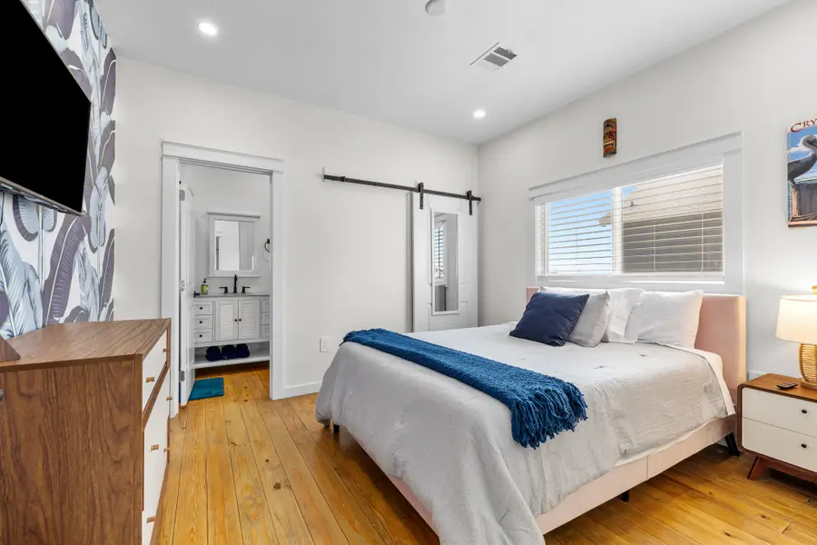 1072 Johnson Road, Gilchrist, TX 77617 - Image #3