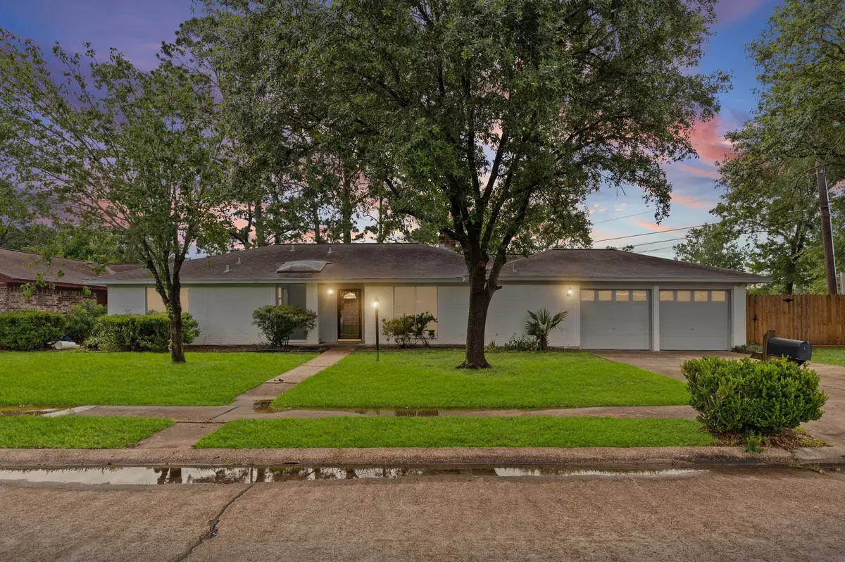 4205 Queenswood Street, Baytown, TX 77521 - #1