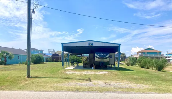 915 S Selwyn Road, Crystal Beach, TX 77650