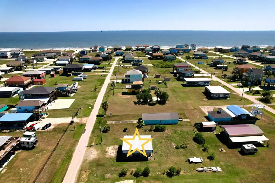 915 S Selwyn Road, Crystal Beach, TX 77650 - Image #2