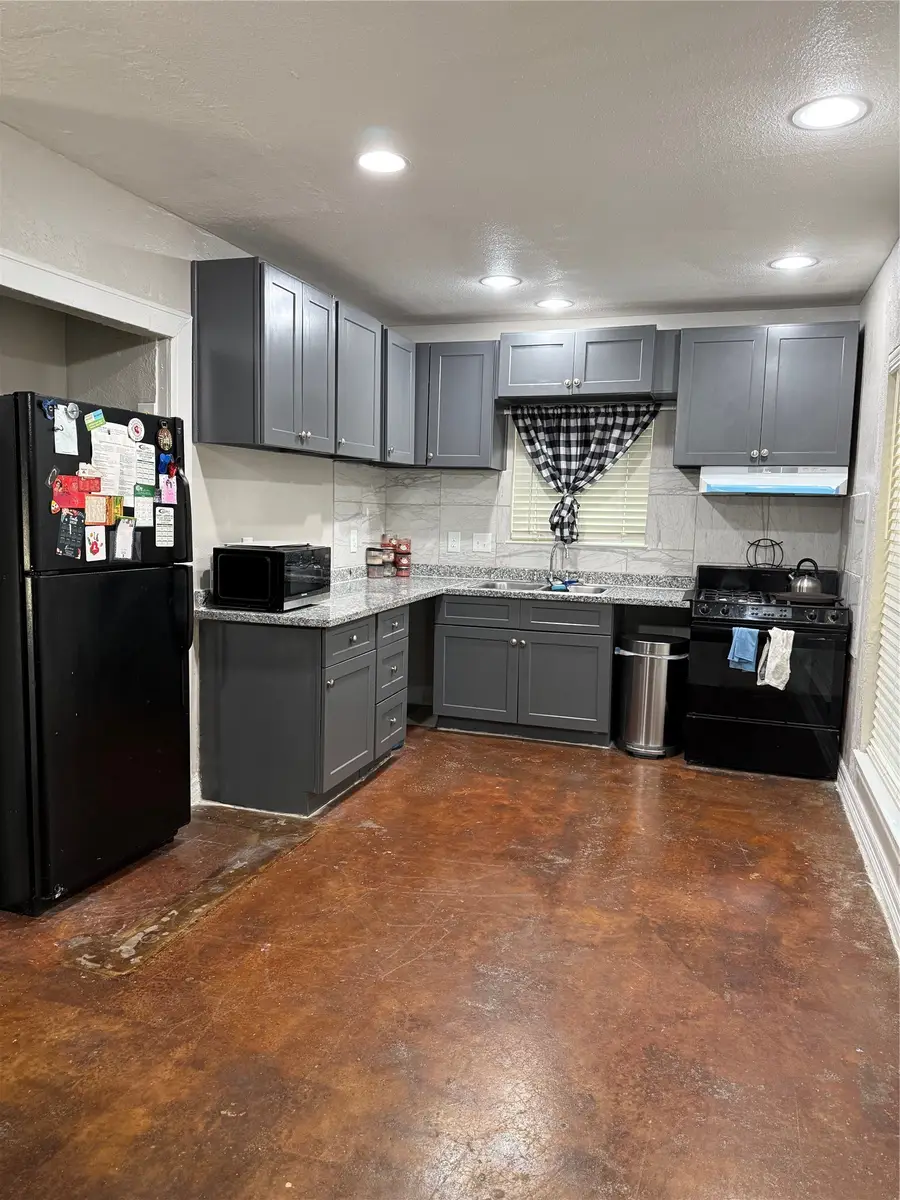 921 Francis Drive, Pasadena, TX 77506 - #2