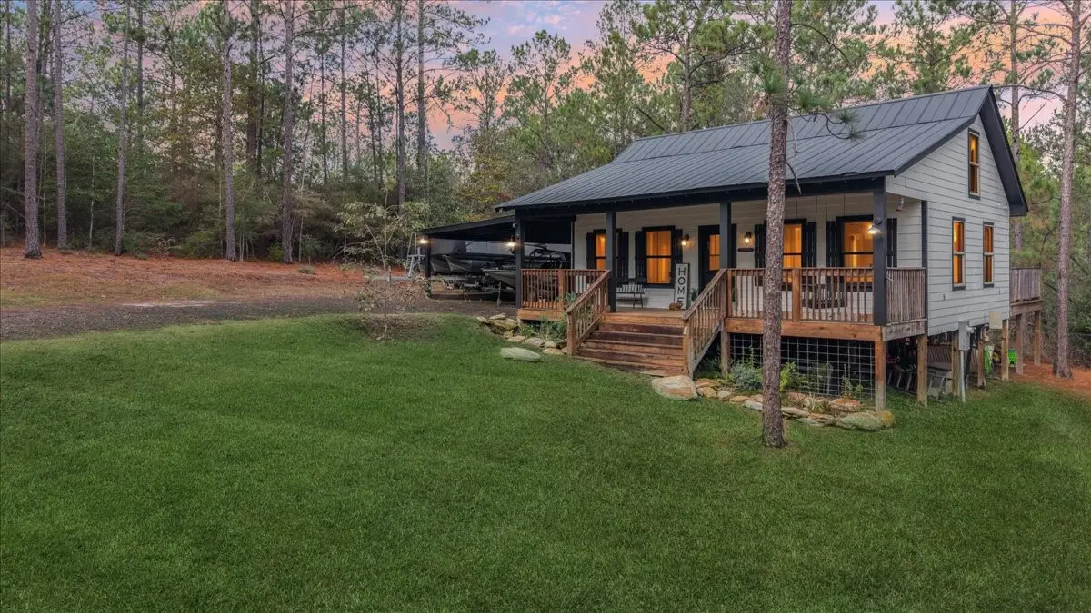 119 Sycamore Drive, Brookeland, TX 75931 - Image #1