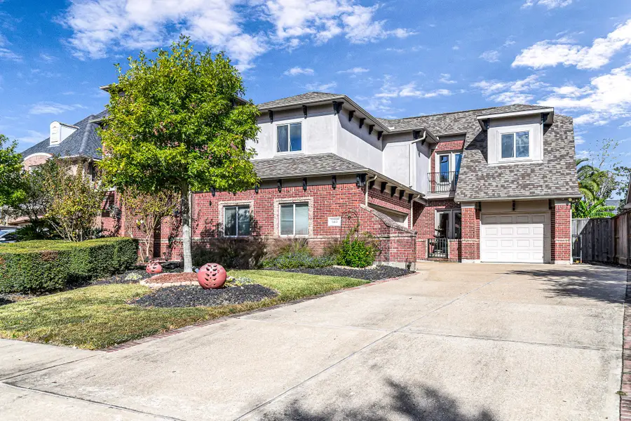 1412 Cabot Lakes Drive, League City, TX 77573 - Image #3