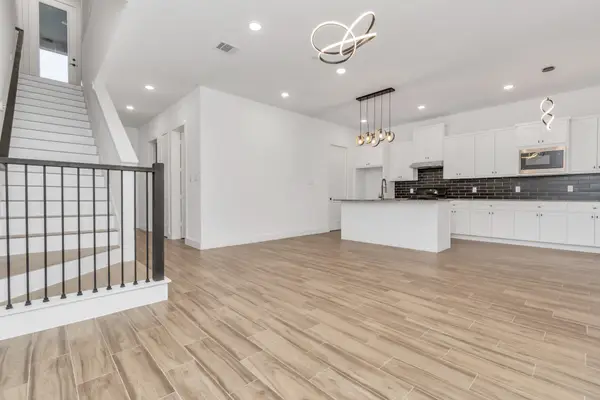 5616 Savyon Drive, Houston, TX 77091