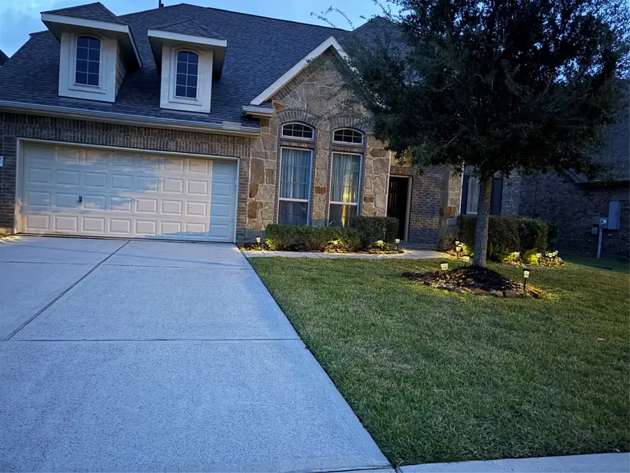 331 W Bend Drive, League City, TX 77573 - Image #2