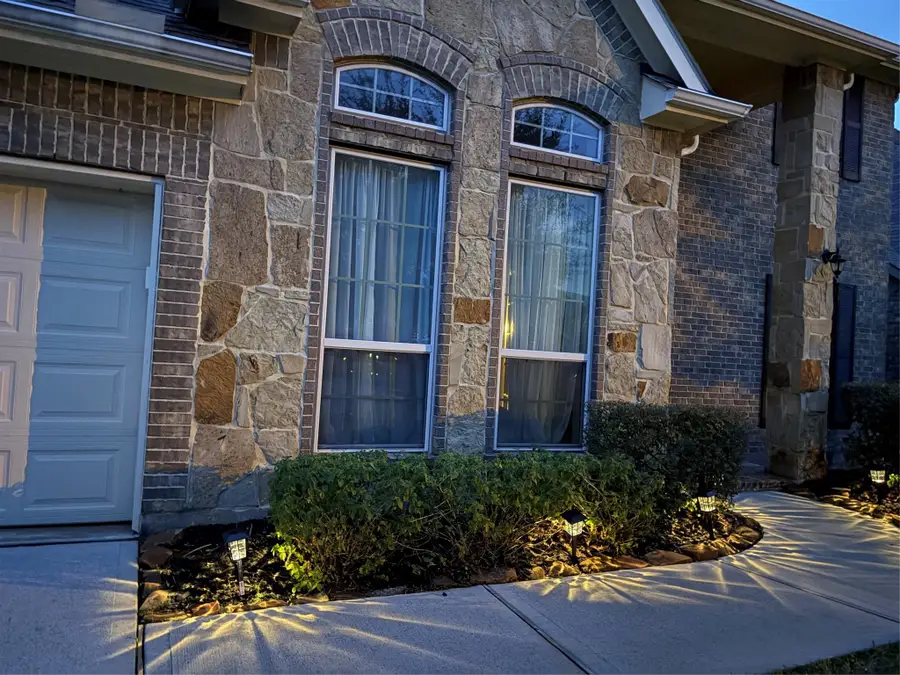 331 W Bend Drive, League City, TX 77573 - Image #3