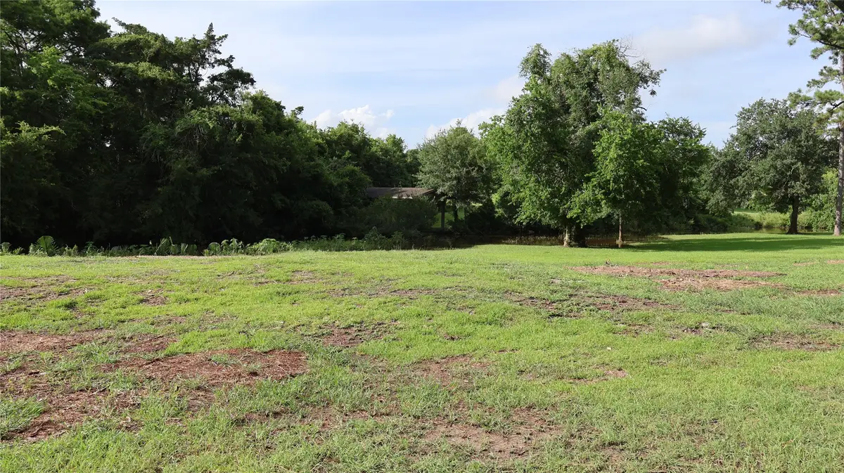 8 Bayou Bend Drive Drive, Baytown, TX 77523 - Image #1