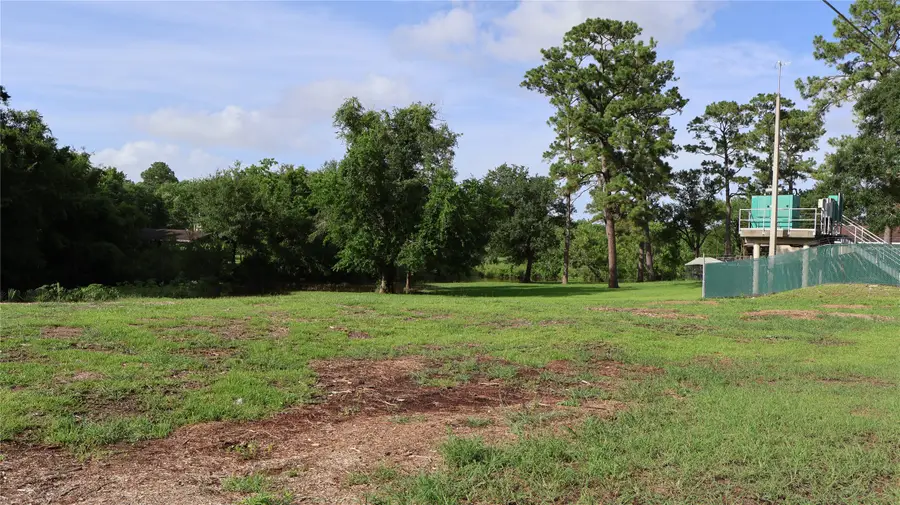 8 Bayou Bend Drive Drive, Baytown, TX 77523 - Image #2