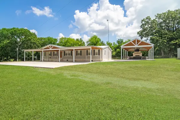 555 Wilder Crest Lane, Brenham, TX 77833