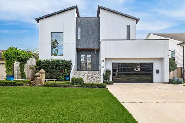 1913 Du Barry Lane, Houston, TX 77018