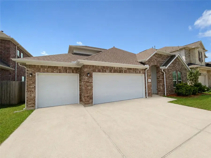 8707 E Crescent Lake Circle, Baytown, TX 77521 - #2