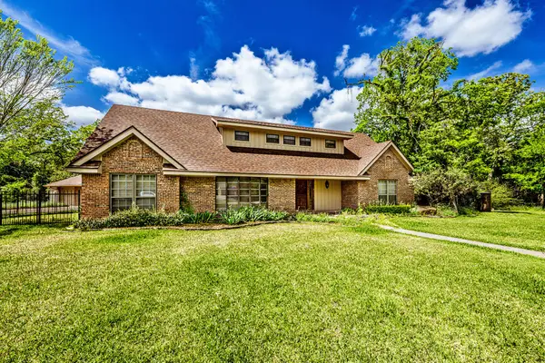 1100 Broadmoor Drive, Bryan, TX 77802