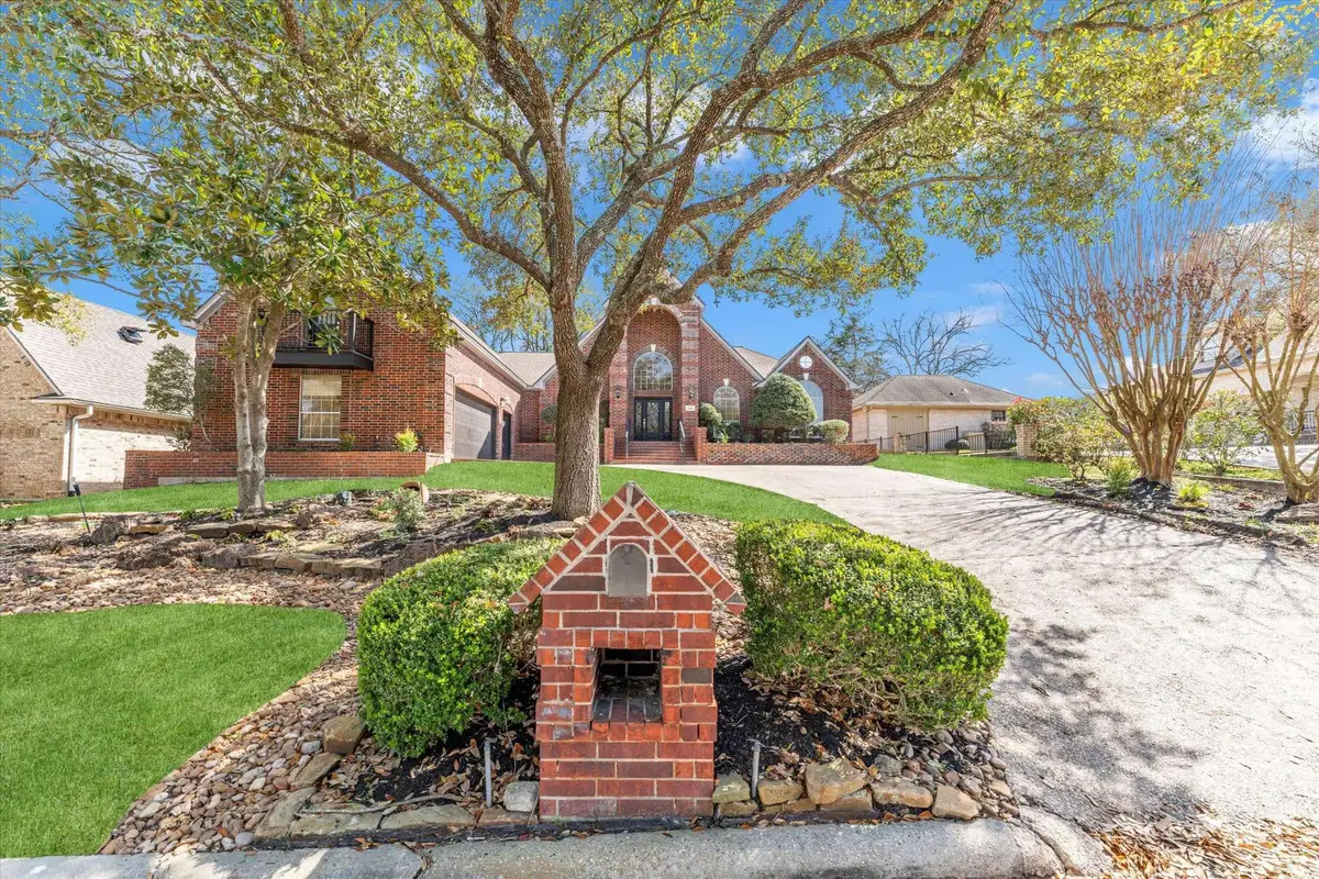 116 Spring Lake Drive, Conroe, TX 77356 - Image #1