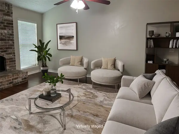 5 Lazybrook Street, Angleton, TX 77515