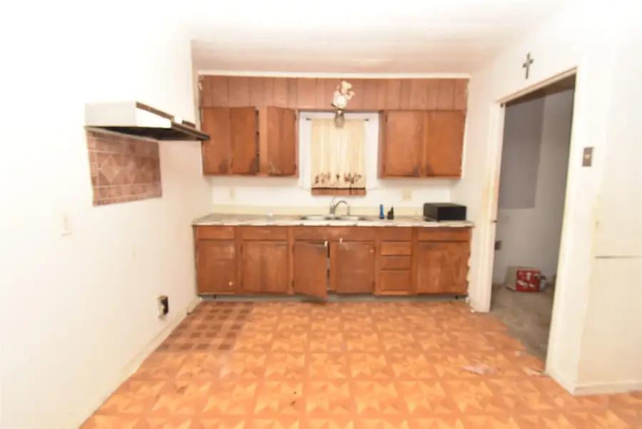 1909 Avenue C, Bay City, TX 77414 - #3