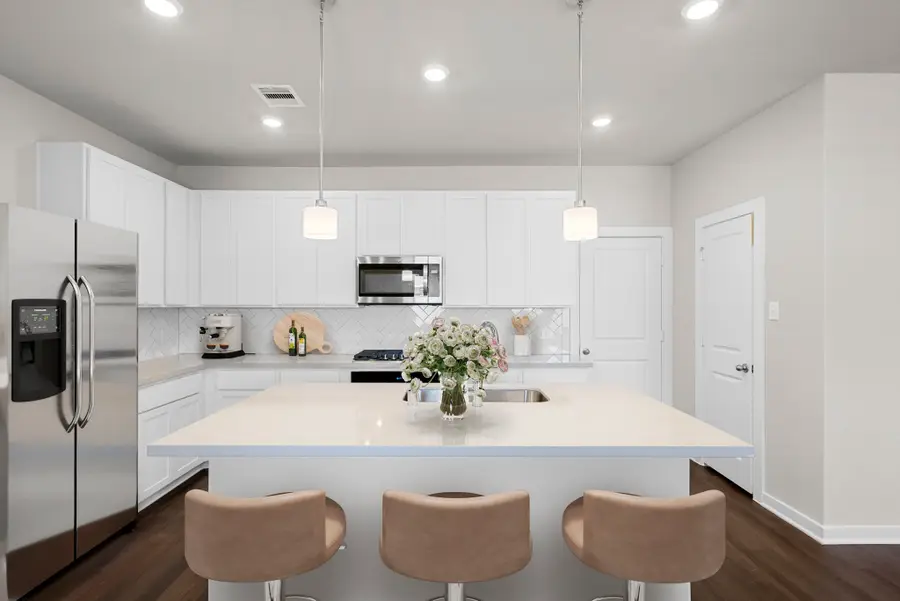 1907 Stargazer Lane, Angleton, TX 77515 - Image #2