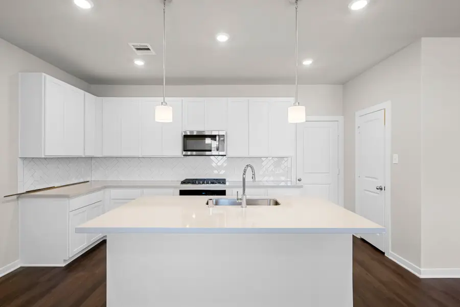 1907 Stargazer Lane, Angleton, TX 77515 - Image #3